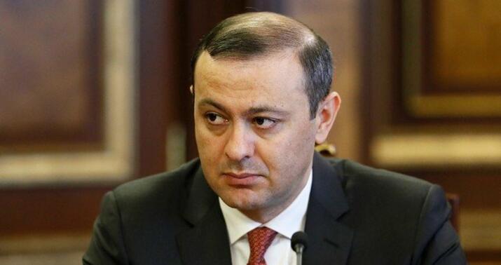 Qriqoryan ABŞ-a getdi –