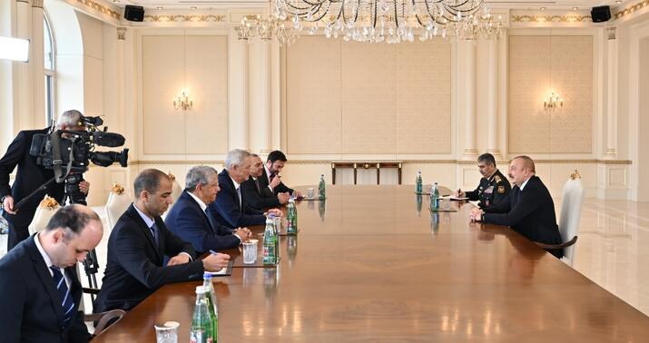 İlham Əliyev İsrailin müdafiə nazirini qəbul etdi