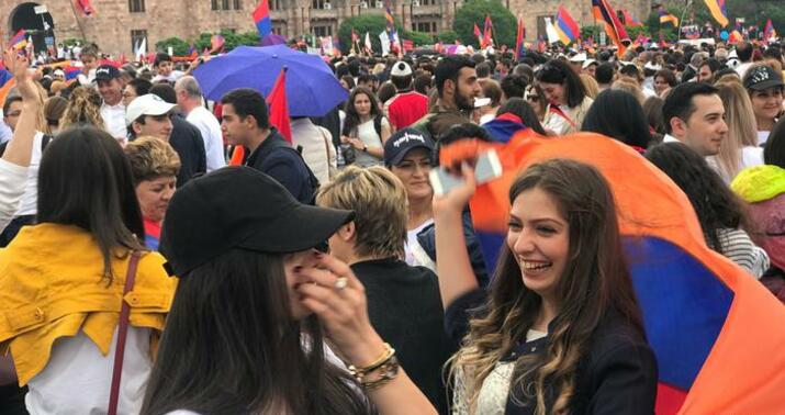 Ermənistan Rusiya ilə vidalaşır