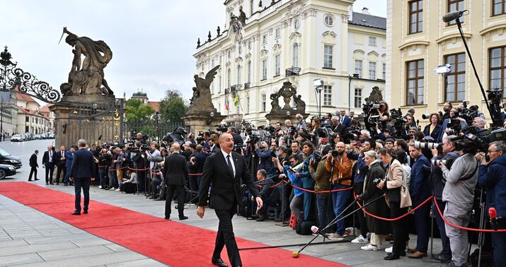 İlham Əliyev Praqada mühüm iclasda -