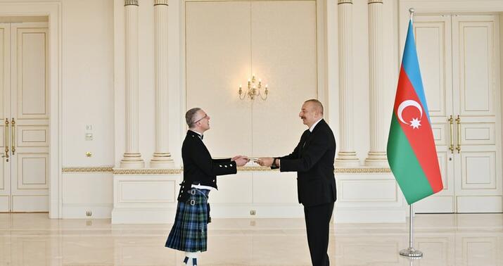 Prezident Britaniyanın yeni səfirinin etimadnaməsini qəbul etdi -