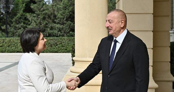 Prezident Moldovaya səfərə dəvət olundu