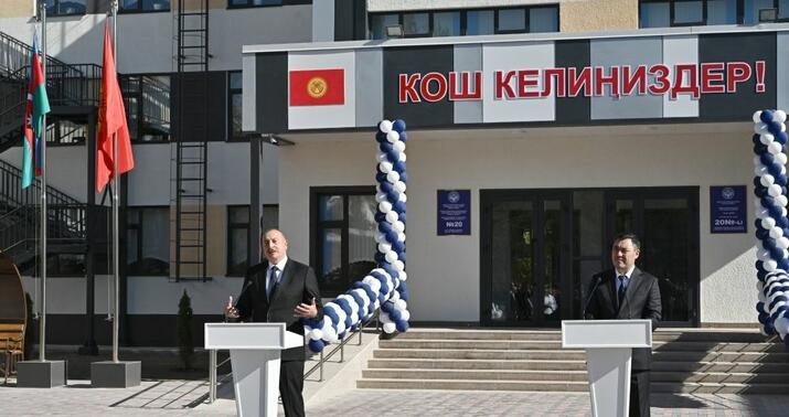 Əliyev Bişkekdəki məktəbin müəllim və şagirdlərini Azərbaycana dəvət etdi