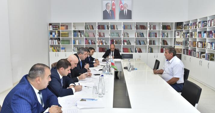 “Azərsu”nun rəhbəri vətəndaşları qəbul etdi -