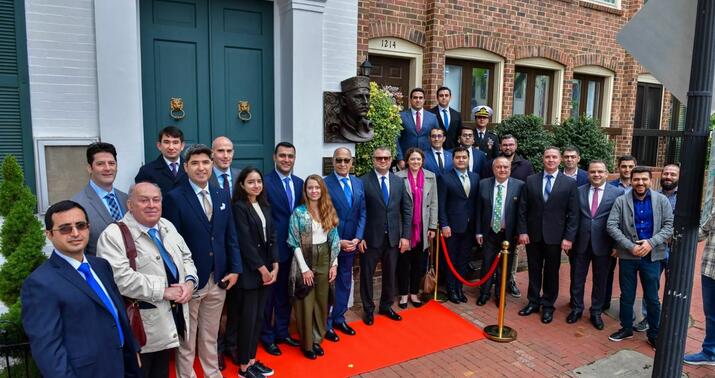 Vaşinqtonda Hüseyn Cavidin xatirə barelyefinin açılışı oldu