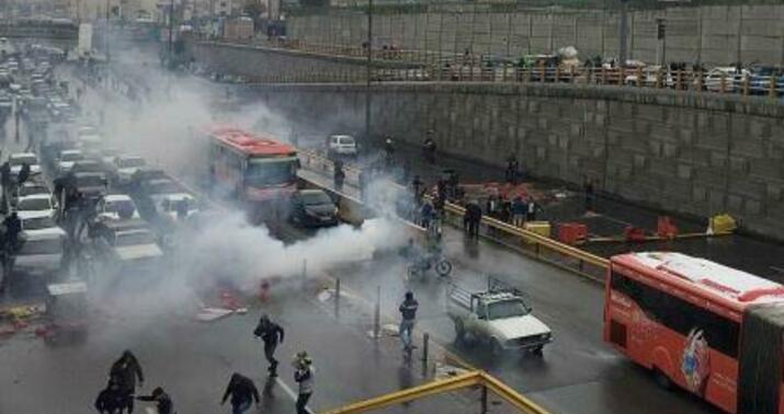 Molla rejimi etirazçıları edam etmək yolunu seçir -