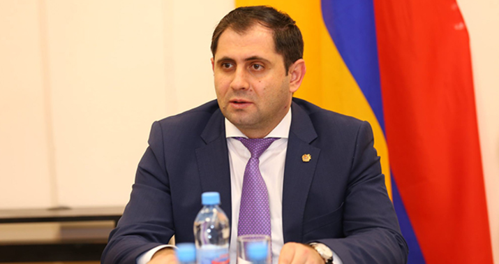 Erməni nazir maliyyə pozuntularına görə cərimələndi
