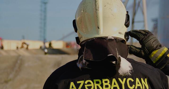 Bakıda 2 vaqon yandı