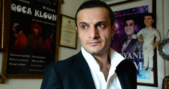 Direktoru işdən çıxarılan qalmaqallı teatrın baş rejissoru: