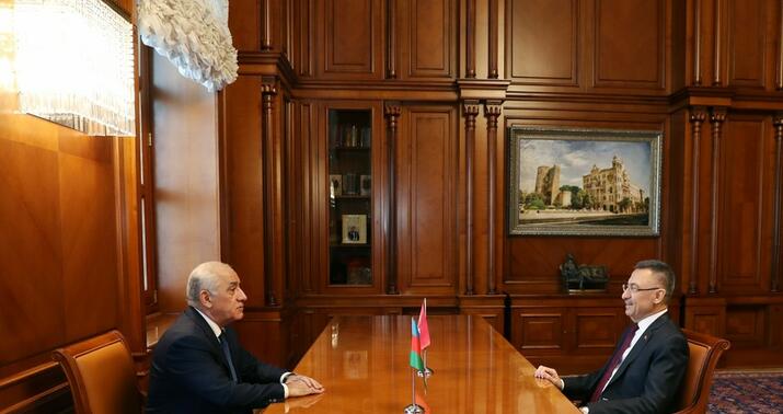 Əli Əsədov Fuat Oktayla görüşdü