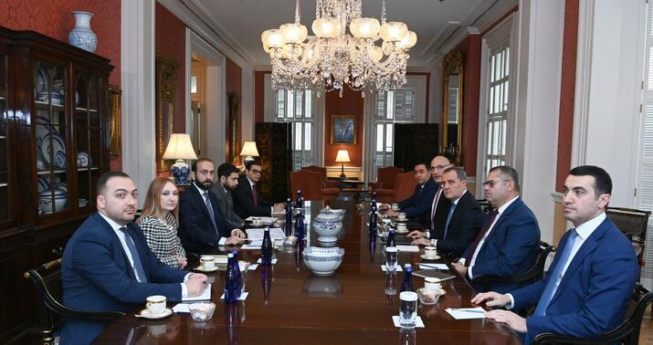 Azərbaycan və Ermənistan XİN başçılarının görüşü başladı