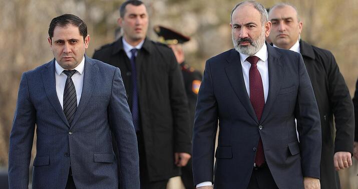 Paşinyan yerinə göz dikən naziri hədəfə aldı –
