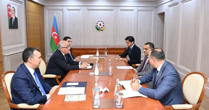 Əli Əsədov Məhəmməd Azman ilə görüşdü