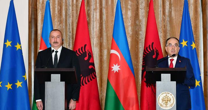 Prezidentlər mətbuata bəyanatlarla çıxış etdi -