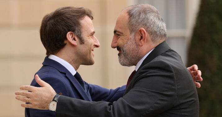 Fransa senatının qərarı Makronun ambissiyalarına xidmət edir -