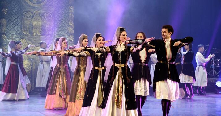 Gürcüstanın “Erisioni” ansamblı Bakıda konsert verdi
