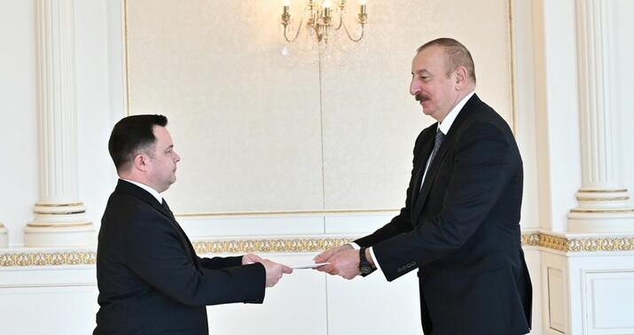 İlham Əliyev Moldovanın yeni səfirinin etimadnaməsini qəbul etdi -