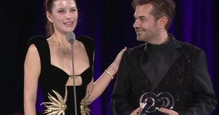Beren Saatın sözləri Kənanı ağlatdı -