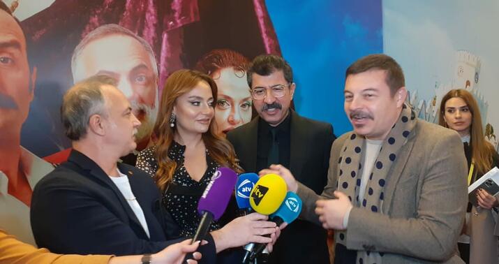 Türkiyəli məşhurlar Bakıda: "Sizinlə əylənməyə gəldik" -