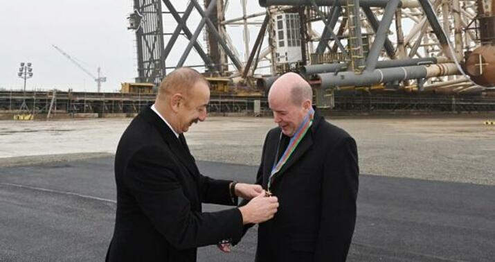 Prezident Qari Counza “Dostluq” ordeni təqdim etdi -