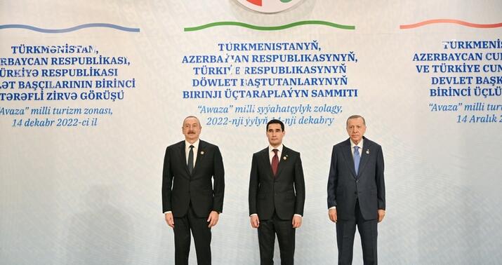 Əliyev-Ərdoğan-Berdiməhəmmədovun geniş tərkibdə görüşü oldu