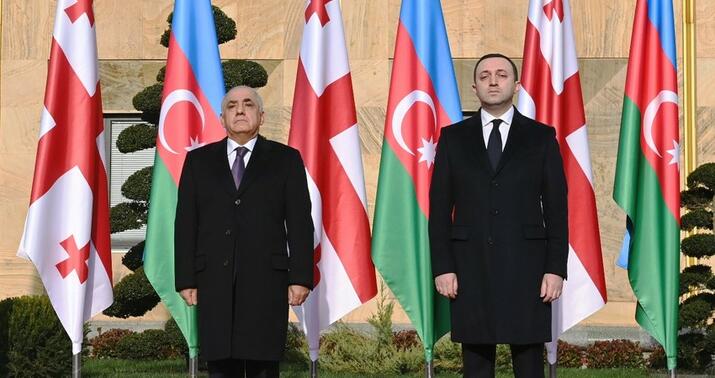 Əli Əsədov İrakli Qaribaşvili ilə görüşdü -