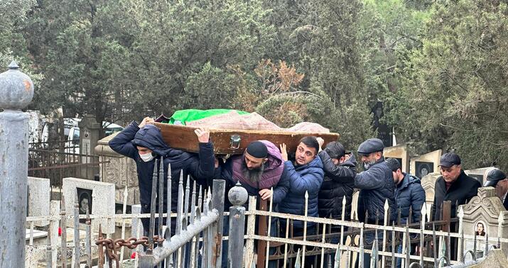 Koronavirusdan vəfat edən bəstəkar dəfn edildi -