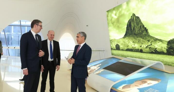 Serbiya Prezidenti Heydər Əliyev Mərkəzində oldu