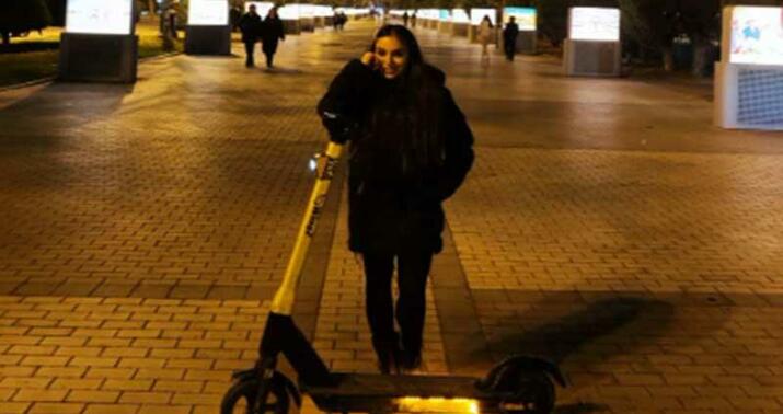 Leyla Əliyeva Bulvarda skuter sürdü -