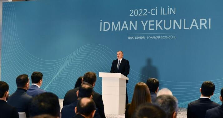 Prezident bir qrup idmançıya mənzil verdi -