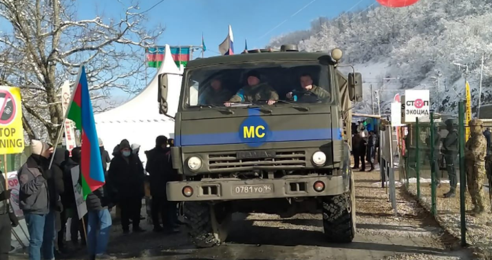 Sülhməramlıların daha 15 maşını Laçın yolundan keçdi -