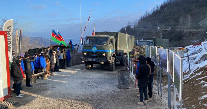 Rusiya sülhməramlılarına məxsus iki yük avtomobili Laçın yolundan keçdi -