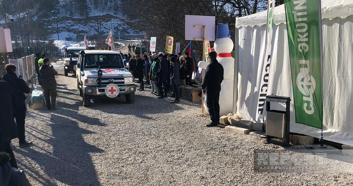 BQXK-nın 12 avtomobili Laçın yolundan keçdi –