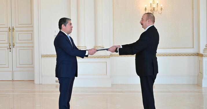 İlham Əliyev yeni səfirlərin etimadnaməsini qəbul etdi –