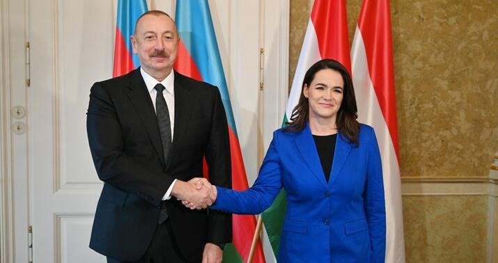 İlham Əliyevin Macarıstan lideri ilə təkbətək görüşdü