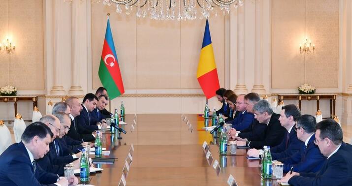 Prezidentlərin geniş tərkibdə görüşü oldu