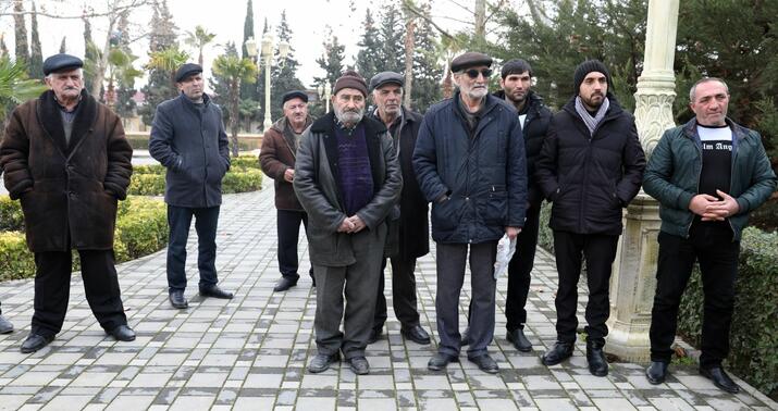 “Açıq mikrofon”da Yevlax sakinlərinin müraciətləri dinlənildi –