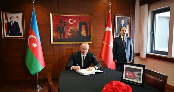 Prezident Türkiyə səfirliyində oldu –