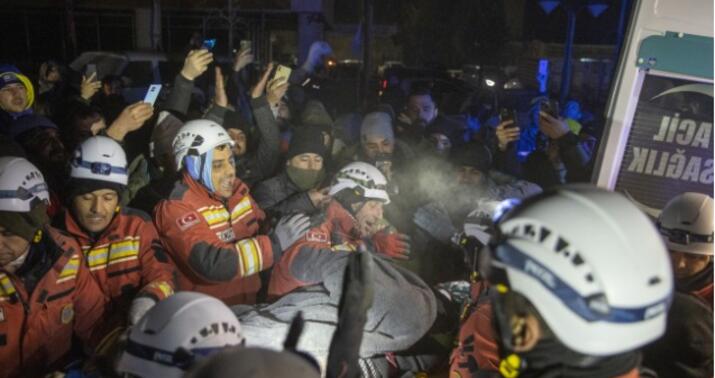 122 saat sonra xilas edilən yaşlı qadının ilk sözləri –