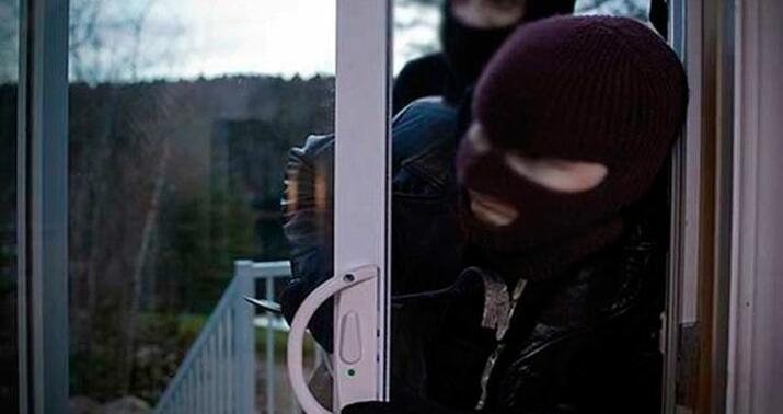 Goranboyda evə basqın edildi: Ər-arvada xəsarət yetirildi -