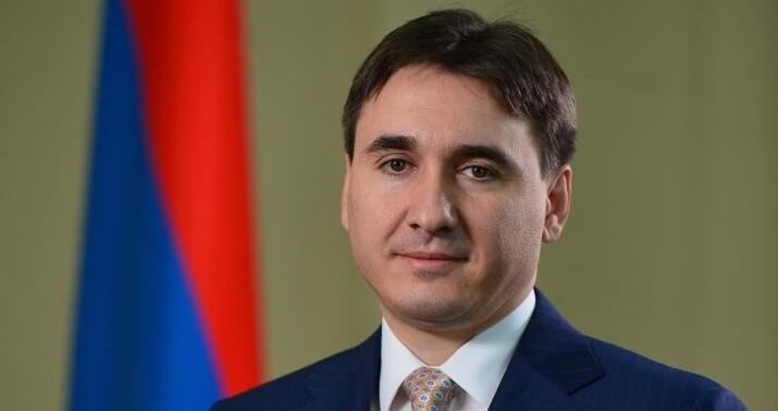 “Dünya ermənilərin ətrafında dönmür” –