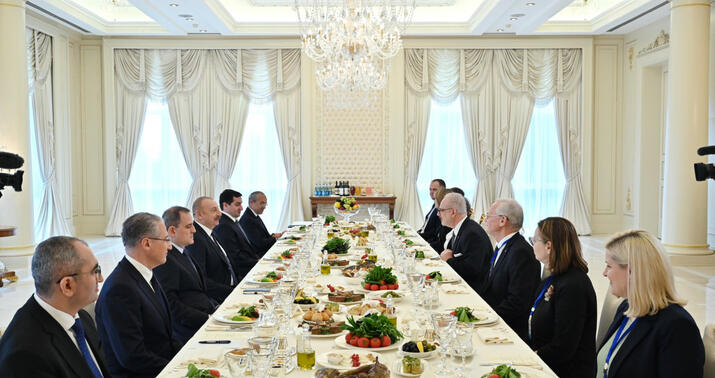 Azərbaycan və Latviya prezidentlərinin geniş tərkibdə görüşü oldu