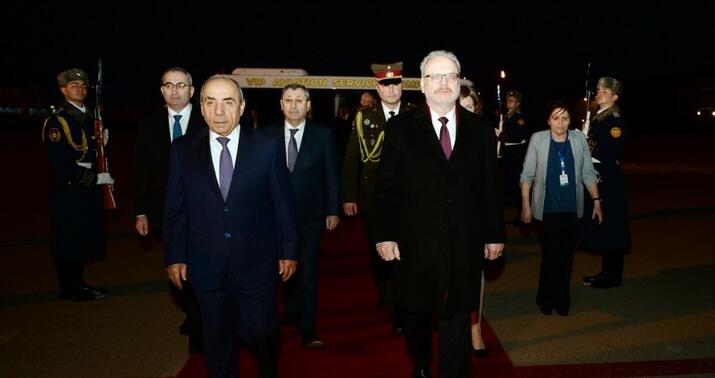Latviya Prezidenti Azərbaycana gəldi