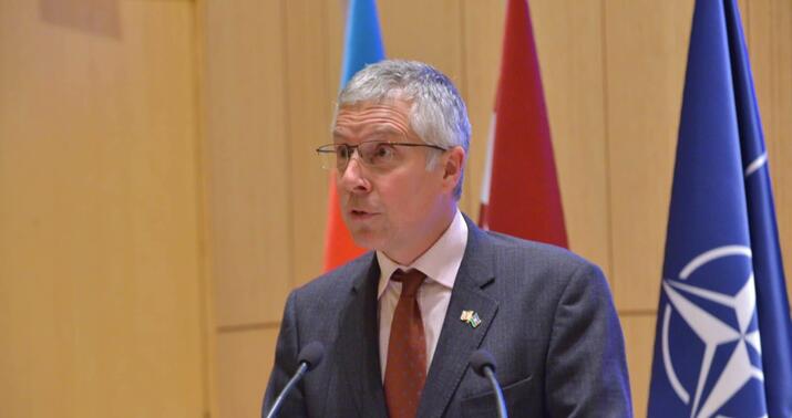Fergus Auld: Ermənistanla sülh prosesində əldə olunan irəliləyişi yüksək qiymətləndiririk