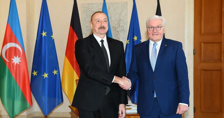 Prezidentlərin geniş tərkibdə görüşü keçirildi -