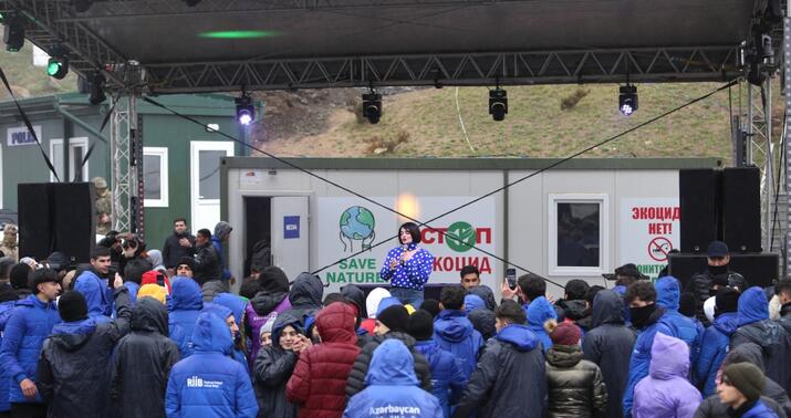 Aksiya iştirakçıları üçün bayram konserti başladı
