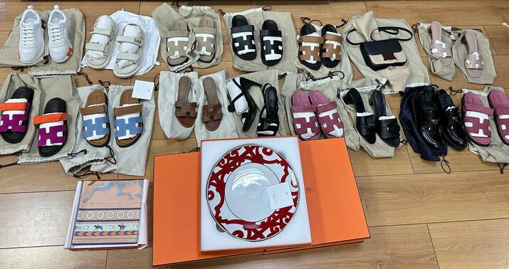 Azərbaycan gömrükçüləri brend əşyaları müsadirə etdilər -