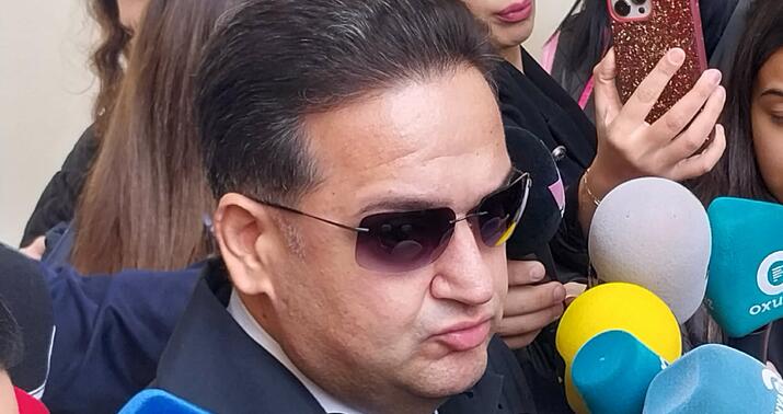 "Gecələr zəng vurub deyirdi ki..." -