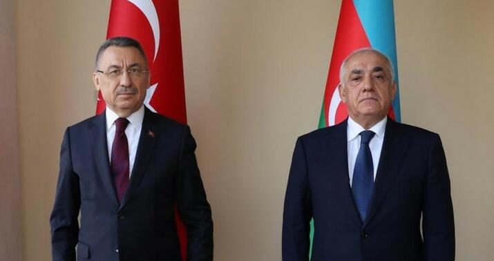 Əli Əsədov Fuat Oktayla danışdı