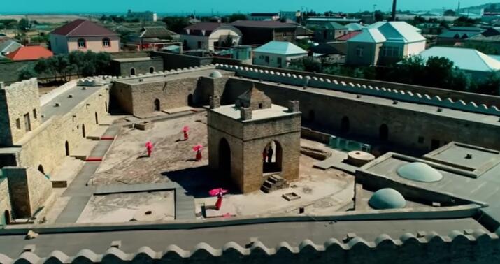 Atəşgahda çəkilən hind klipi 1 milyon baxış yığdı -